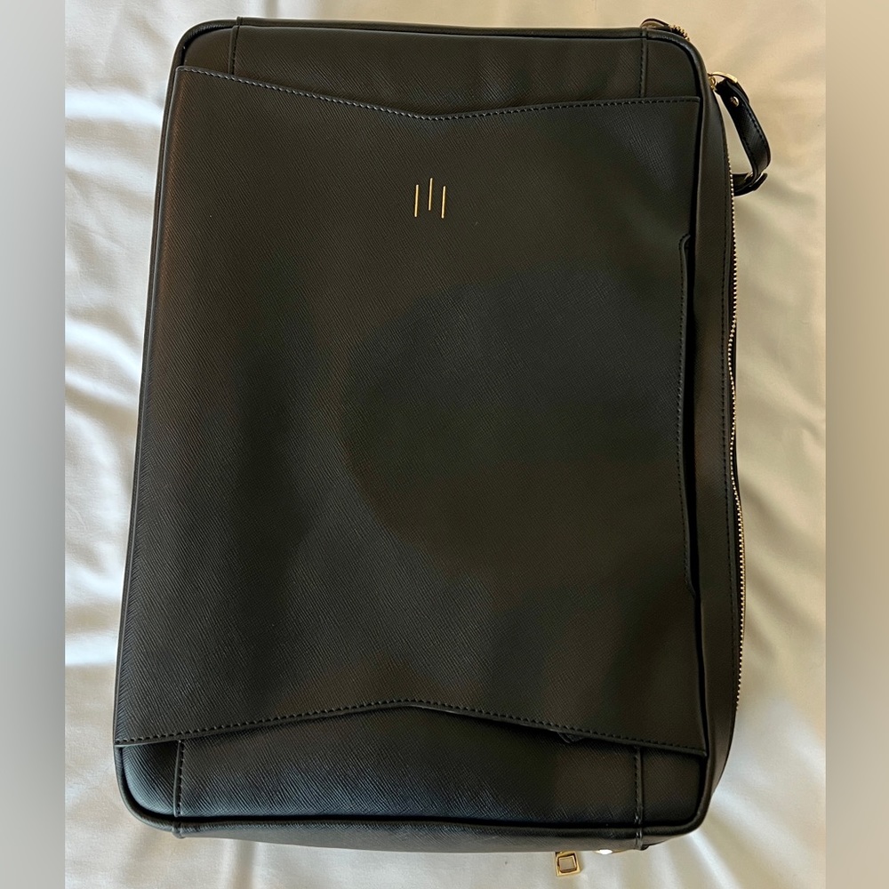 Elegant Black Shoulder Bag - Picture 9 of 11